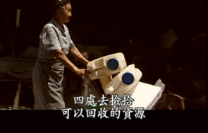 Làm ăn thua lỗ suốt 55 năm trời nhưng khi cụ bà này qua đời, hàng nghìn người đã tới đưa tang