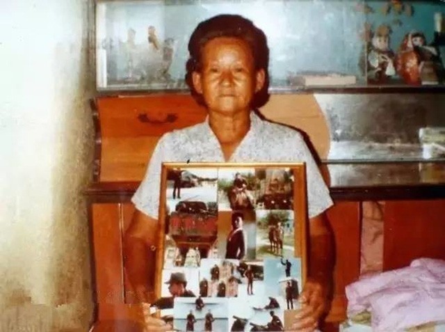 Làm ăn thua lỗ suốt 55 năm trời nhưng khi cụ bà này qua đời, hàng nghìn người đã tới đưa tang